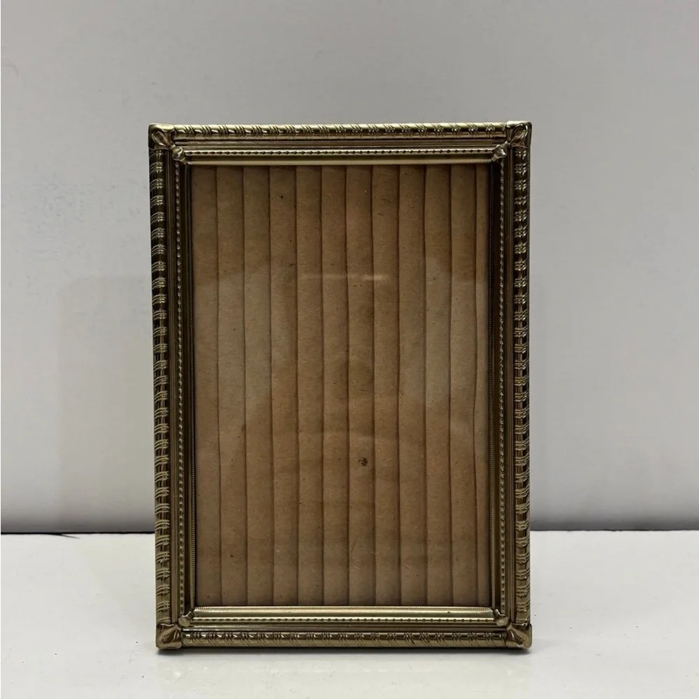 Vintage gold tone picture frame